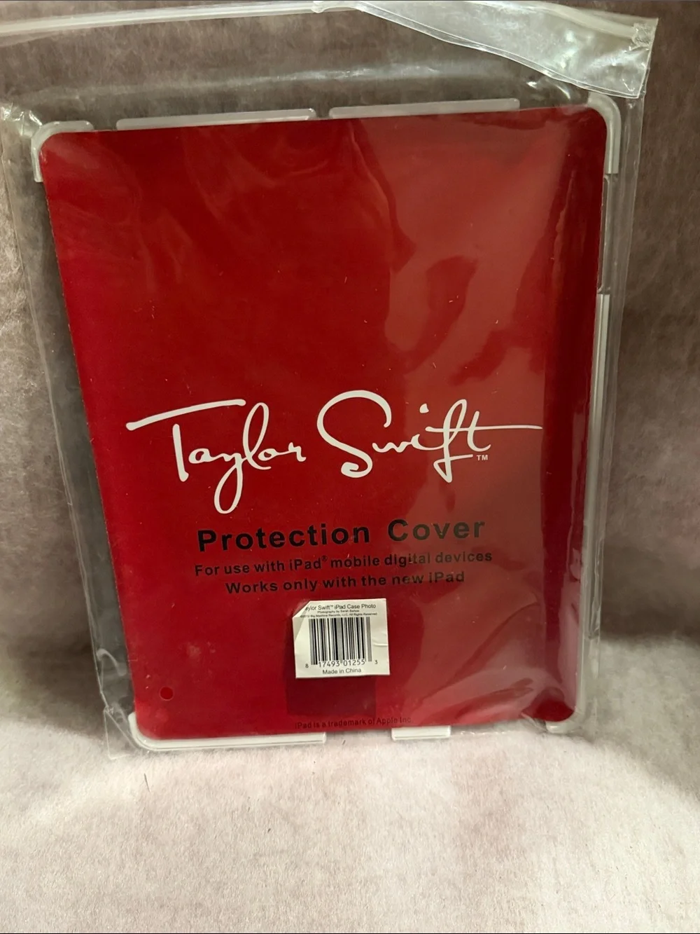 Taylor Swift 'Red' Album Design Tablet Cover IPad first Generation - Black/Red